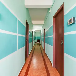 2* Hotel Spot On 68298 Prarthana Tourist